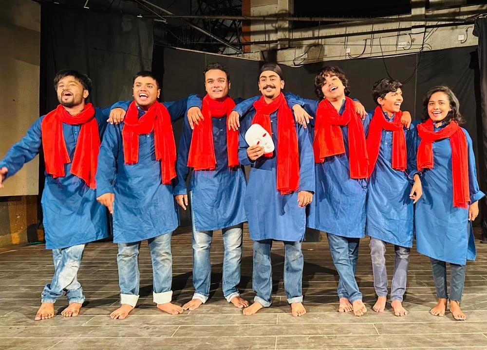 Hum Toh Aise Hi Hain Performance